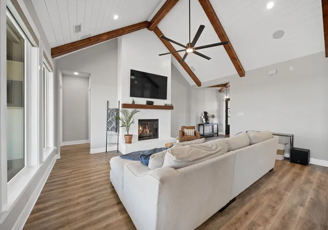Photo 4 of Single family home for sale at 870 Dove Meadow Trl, Waxahachie, TX 75167 | MLS# 21380090 | Listing updated on 2026-09-08