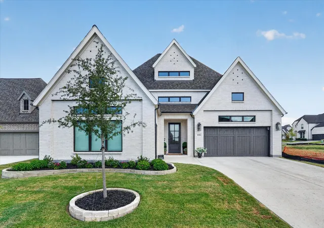 Photo 2 of Single family home for sale at 1026 Upland Ct, Rockwall, TX 75087 | MLS# 21380082 | Listing updated on 2026-09-12