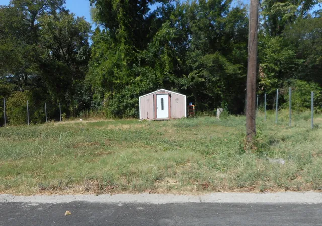 Photo 3 of Land for sale at 861 Wixom Ln, Dallas, TX 75217 | MLS# 21380164 | Listing updated on 2026-09-12