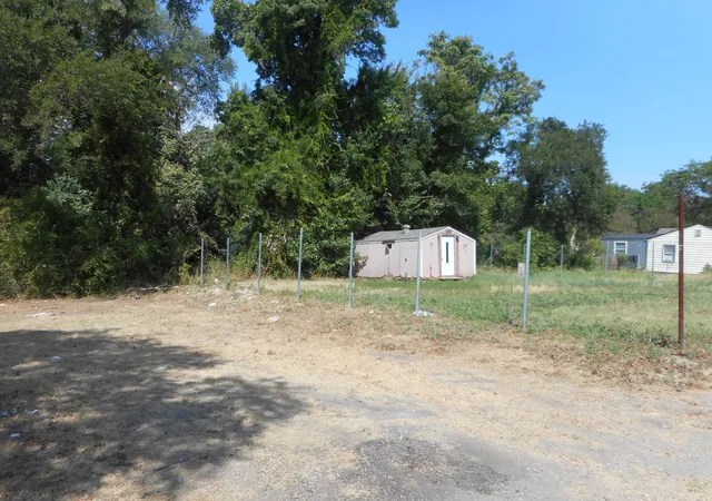 Photo 4 of Land for sale at 861 Wixom Ln, Dallas, TX 75217 | MLS# 21380164 | Listing updated on 2026-09-12
