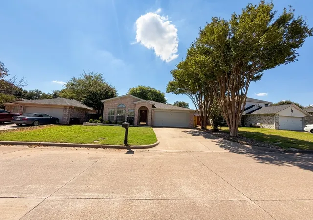 Photo 1 of Single family home for sale at 4040 Staghorn Cir N, Fort Worth, TX 76137 | MLS# 21380130 | Listing updated on 2026-09-27