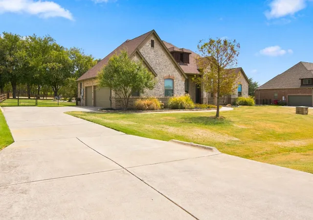 Photo 2 of Single family home for sale at 14024 Edgemon Way, Newark, TX 76071 | MLS# 21378525 | Listing updated on 2026-09-26