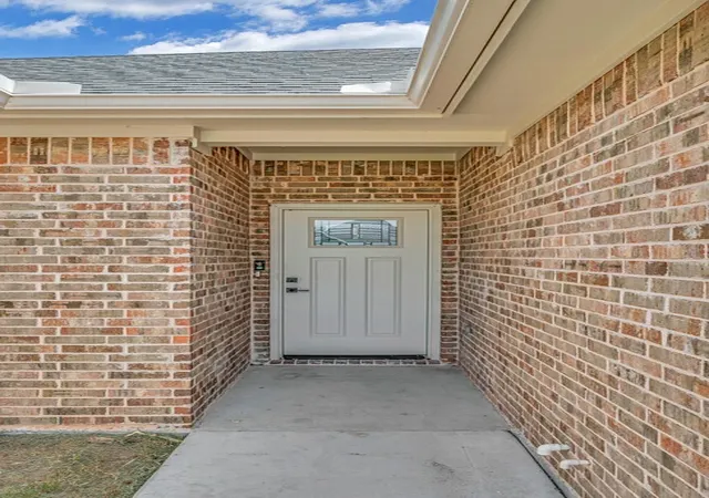 Photo 2 of Single family home for sale at 702 N College St, West, TX 76691 | MLS# 21377893 | Listing updated on 2026-09-24