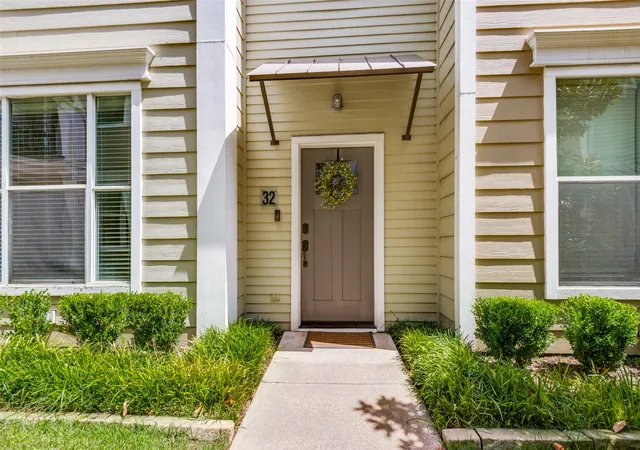 Photo 2 of Sale Pending at 4121 Mckinney Ave #32, Dallas, TX 75204 | MLS# 21376506 | Listing updated on 2026-09-30
