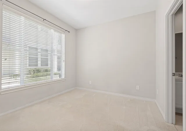 Listing Photo 5 - Condo for sale in building located at 4121 Mckinney Ave, Dallas, TX 75204 - Unit #32