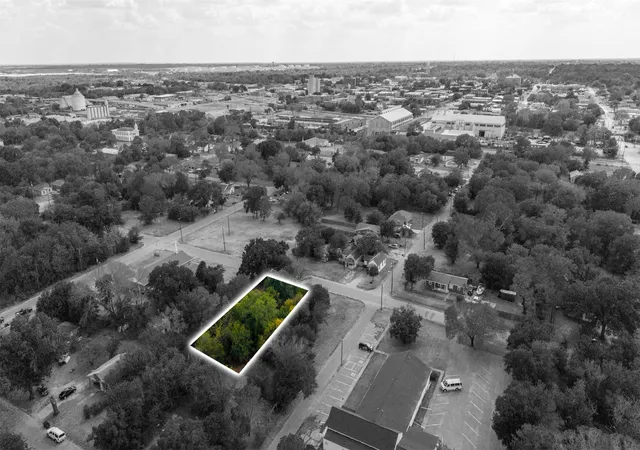 Photo 2 of Land for sale at 417 N 3rd Street, Corsicana, TX 75110 | MLS# 21377848 | Listing updated on 2026-09-11