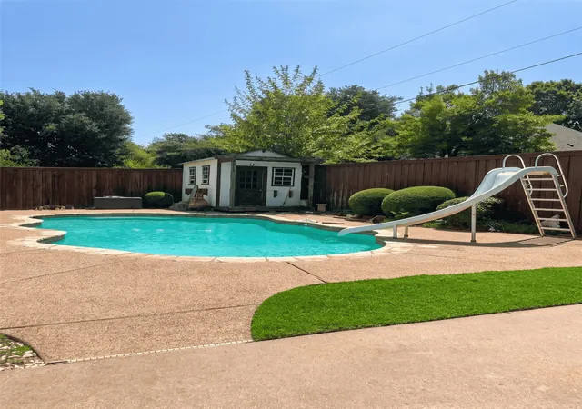 Photo 4 of Single family home for sale at 311 Pecan Holw Dr, Coppell, TX 75019 | MLS# 21380223 | Listing updated on 2026-10-04