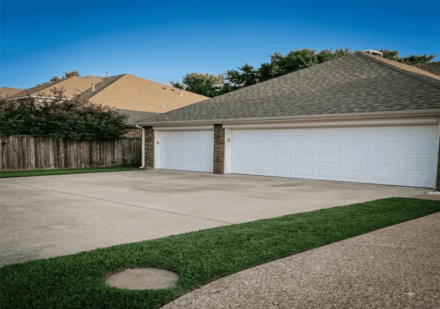 Photo 7 of Single family home for sale at 311 Pecan Holw Dr, Coppell, TX 75019 | MLS# 21380223 | Listing updated on 2026-10-04