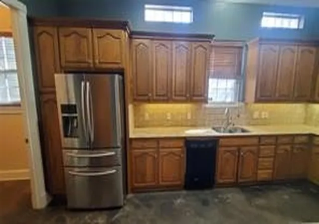 Photo 4 of Townhouse for sale at 3550 Knight St, Dallas, TX 75219 | MLS# 21380246 | Listing updated on 2026-09-11