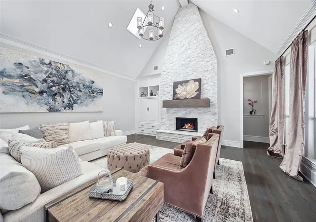 Photo 4 of Single family home for sale at 2309 Briar Ct, Frisco, TX 75034 | MLS# 21379945 | Listing updated on 2026-09-13