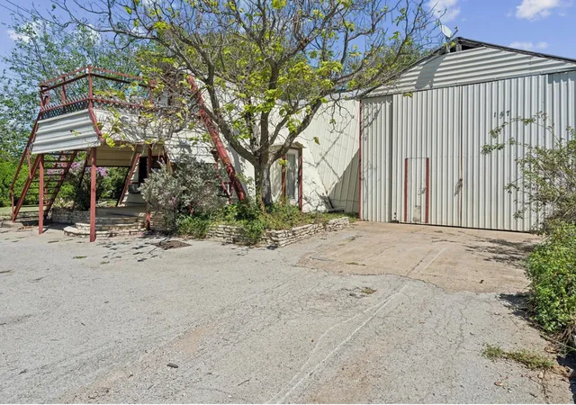 Photo 2 of Sale Pending at 157 Business Blvd, Granbury, TX 76049 | MLS# 21376660 | Listing updated on 2026-09-28