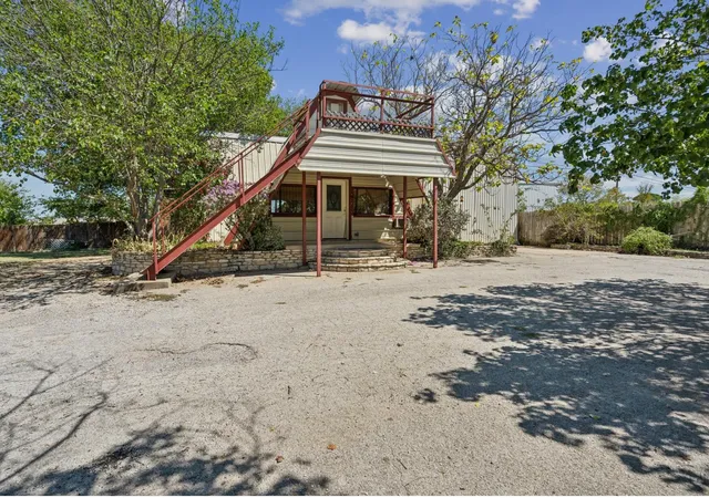 Photo 4 of Sale Pending at 157 Business Blvd, Granbury, TX 76049 | MLS# 21376660 | Listing updated on 2026-09-28