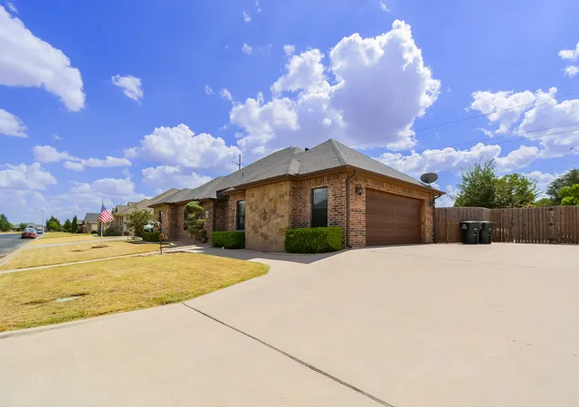 Photo 2 of Single family home for sale at 5041 Velta Ln, Abilene, TX 79606 | MLS# 21376138 | Listing updated on 2026-10-04