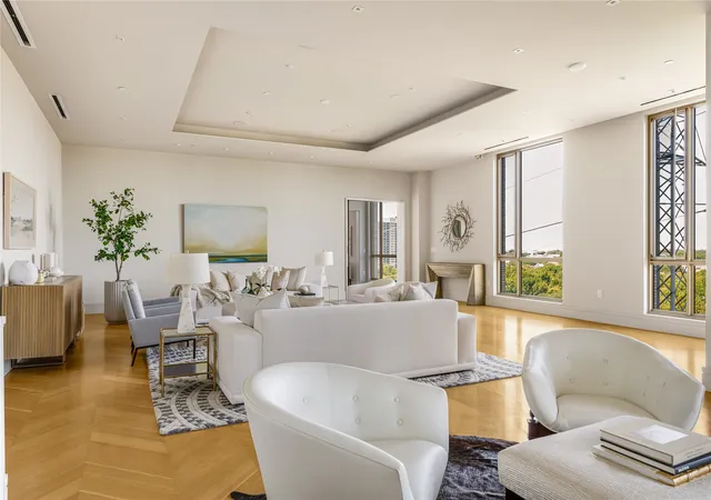 Photo 4 of Condo for sale at 4205 Buena Vista St #501, Dallas, TX 75205 | MLS# 21380218 | Listing updated on 2026-09-13