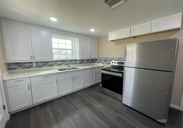 Photo 4 of Single family home for sale at 609 Mckenzie Ave, Hillsboro, TX 76645 | MLS# 21359125 | Listing updated on 2026-09-08