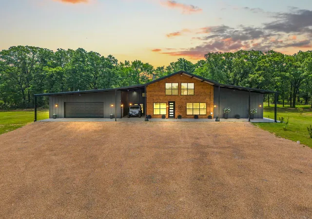 Photo 3 of Single family home for sale at 1648 Vz County Rd 3211, Wills Point, TX 75169 | MLS# 21379931 | Listing updated on 2026-09-21