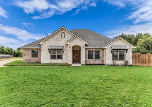 Photo 1 of Single family home for sale at 128 Sydney Ln, Lorena, TX 76655 | MLS# 21379930 | Listing updated on 2026-09-08