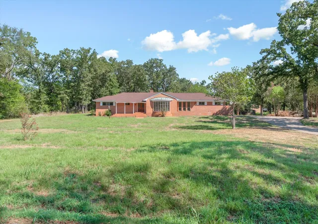Photo 2 of Sale Pending at 609 E Dewey St, Malakoff, TX 75148 | MLS# 21371566 | Listing updated on 2026-10-03