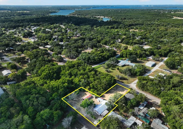 Photo 2 of Manufactured home for sale at 161 Arlington St, Whitney, TX 76692 | MLS# 21380034 | Listing updated on 2026-09-08