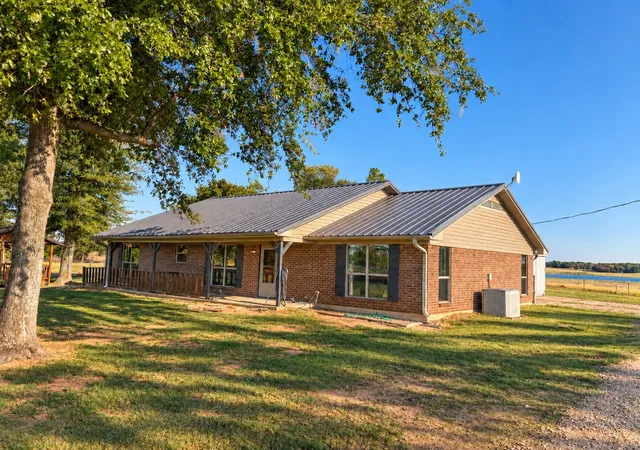 Photo 3 of Single family home for sale at 3840 Fm 1499, Paris, TX 75460 | MLS# 21380017 | Listing updated on 2026-09-28
