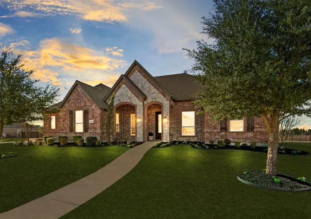 Photo 2 of Single family home for sale at 800 Yasmin Ct, Forney, TX 75126 | MLS# 21380308 | Listing updated on 2026-09-21
