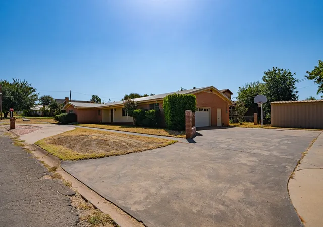 Photo 2 of Single family home for sale at 110 E Mcarthur, Rotan, TX 79546 | MLS# 21380300 | Listing updated on 2026-09-08
