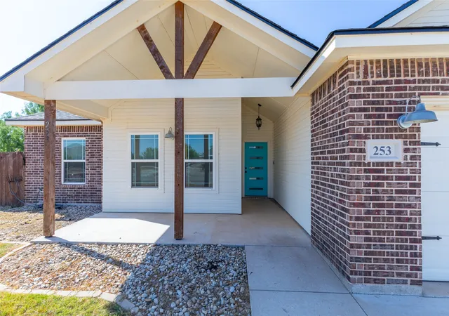 Photo 2 of Single family home for sale at 253 Hog Eye Rd, Abilene, TX 79602 | MLS# 21378886 | Listing updated on 2026-10-04