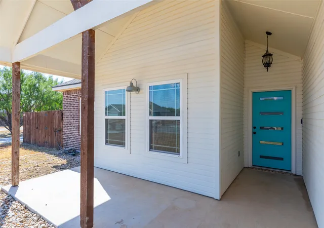 Photo 3 of Single family home for sale at 253 Hog Eye Rd, Abilene, TX 79602 | MLS# 21378886 | Listing updated on 2026-10-04