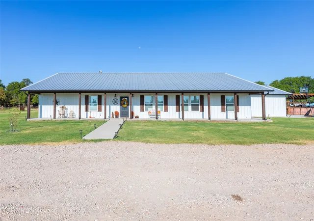 Photo 1 of Single family home for sale at 1300 Ross St, Clyde, TX 79510 | MLS# 21380315 | Listing updated on 2026-09-09