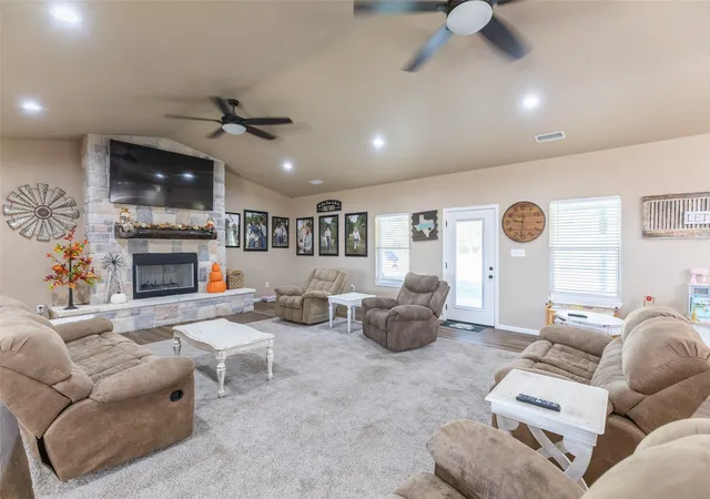Photo 3 of Single family home for sale at 1300 Ross St, Clyde, TX 79510 | MLS# 21380315 | Listing updated on 2026-09-09
