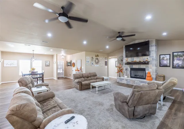 Photo 4 of Single family home for sale at 1300 Ross St, Clyde, TX 79510 | MLS# 21380315 | Listing updated on 2026-09-09