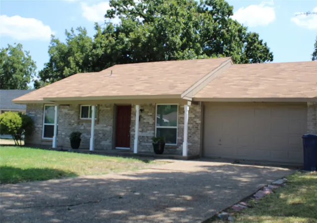 Photo 3 of Single family home for sale at 918 Heritage Cir, Garland, TX 75043 | MLS# 21380314 | Listing updated on 2026-09-10