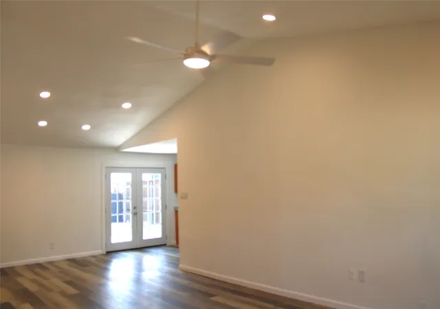Photo 4 of Single family home for sale at 918 Heritage Cir, Garland, TX 75043 | MLS# 21380314 | Listing updated on 2026-09-10