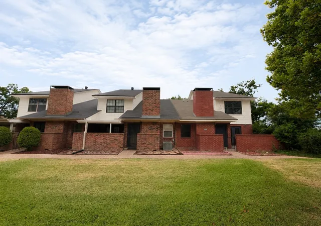 Photo 2 of Sale Pending at 3634 Greenacres Pl Dr #261, Bossier City, LA 71111 | MLS# 21374609 | Listing updated on 2026-09-11