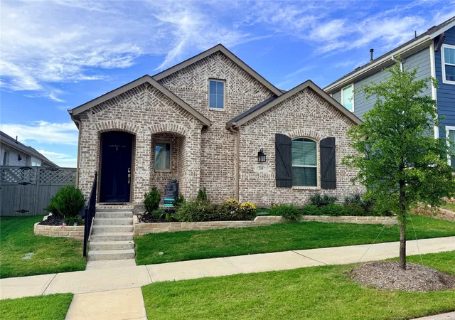 Photo 1 of Single family home for sale at 2340 Gray Dr, Justin, TX 76247 | MLS# 21380423 | Listing updated on 2026-09-28
