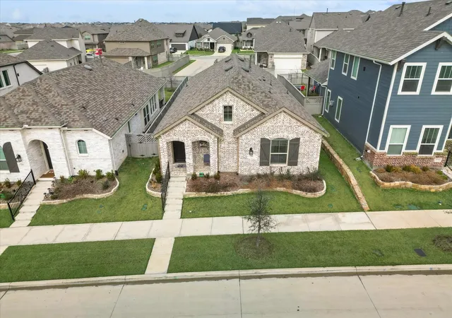 Photo 3 of Single family home for sale at 2340 Gray Dr, Justin, TX 76247 | MLS# 21380423 | Listing updated on 2026-09-28