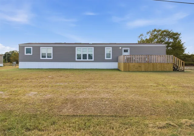 Photo 2 of Manufactured home for sale at 433 Anchor Ln, Gun Barrel City, TX 75156 | MLS# 21372210 | Listing updated on 2026-09-13