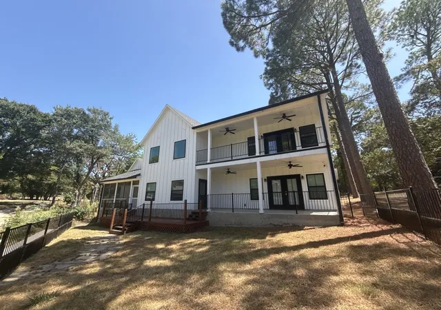 Photo 2 of Single family home for sale at 138 Sunset Dr, Gun Barrel City, TX 75156 | MLS# 21380437 | Listing updated on 2026-09-08