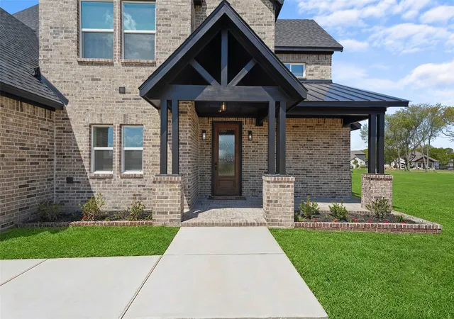 Photo 3 of Single family home for sale at 205 Spade Ranch Rd, Trinidad, TX 75163 | MLS# 21377709 | Listing updated on 2026-10-02