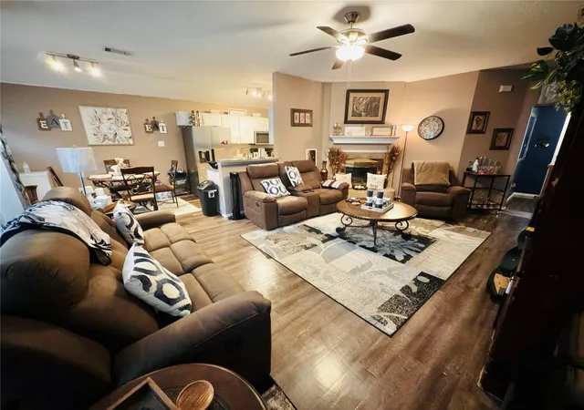 Photo 2 of Single family home for sale at 101 Jackson Dr, Terrell, TX 75160 | MLS# 21380452 | Listing updated on 2026-09-30