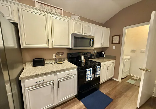 Photo 3 of Single family home for sale at 101 Jackson Dr, Terrell, TX 75160 | MLS# 21380452 | Listing updated on 2026-09-30