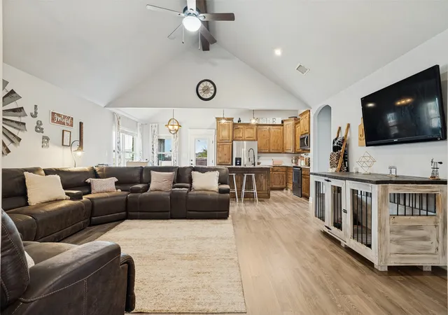 Photo 4 of Single family home for sale at 2324 Creek Dr, Granbury, TX 76048 | MLS# 21377993 | Listing updated on 2026-09-28