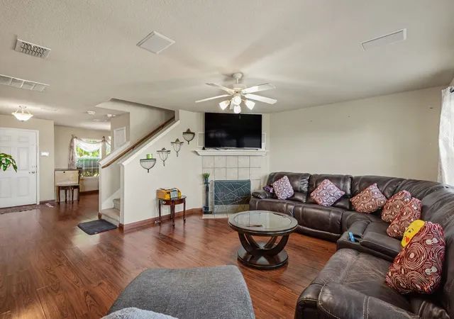Photo 3 of Single family home for sale at 2002 Pin Oak Trl, Anna, TX 75409 | MLS# 21376547 | Listing updated on 2026-09-09