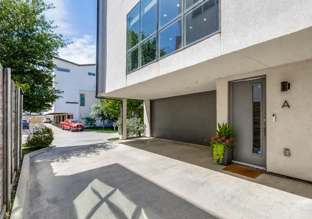 Photo 2 of Condo for sale at 5907 Lindell Ave #A, Dallas, TX 75206 | MLS# 21380353 | Listing updated on 2026-09-12