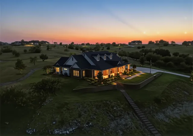 Photo 3 of Sale Pending at 3023 Winding Crk Trl, Aledo, TX 76008 | MLS# 21365390 | Listing updated on 2026-09-30