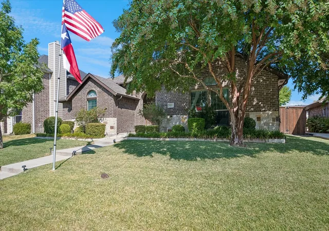 Photo 2 of Single family home for sale at 8821 Davis St, Rowlett, TX 75088 | MLS# 21377939 | Listing updated on 2026-09-09