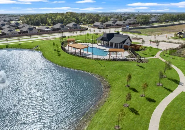 Photo 3 of Single family home for sale at 1921 Willowhurst Ln, Anna, TX 75409 | MLS# 21380459 | Listing updated on 2026-10-01