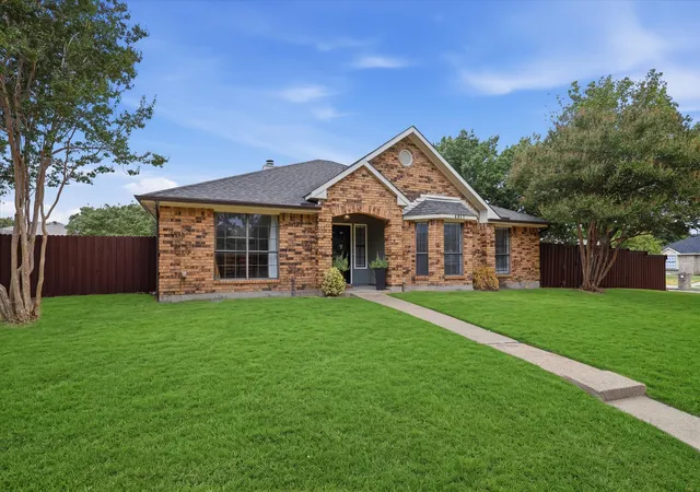 Photo 3 of Sale Pending at 4917 Orchard Dr, Sachse, TX 75048 | MLS# 21379708 | Listing updated on 2026-09-30
