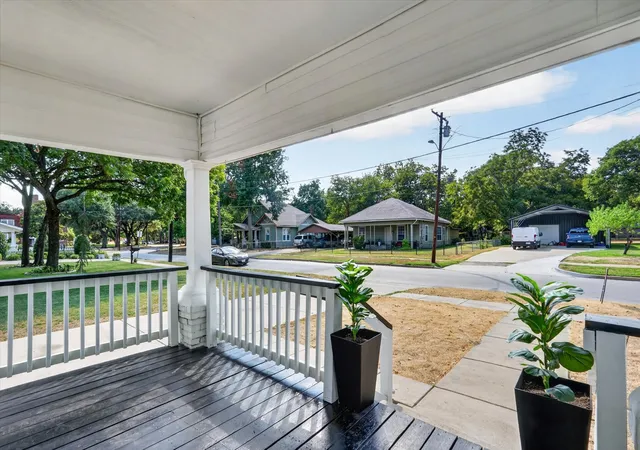 Photo 3 of Single family home for sale at 906 Catherine St, Terrell, TX 75160 | MLS# 21379239 | Listing updated on 2026-10-04