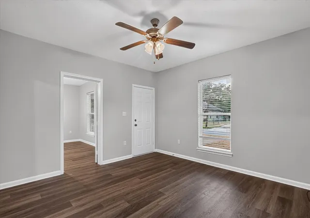 Photo 4 of Single family home for sale at 906 Catherine St, Terrell, TX 75160 | MLS# 21379239 | Listing updated on 2026-10-04